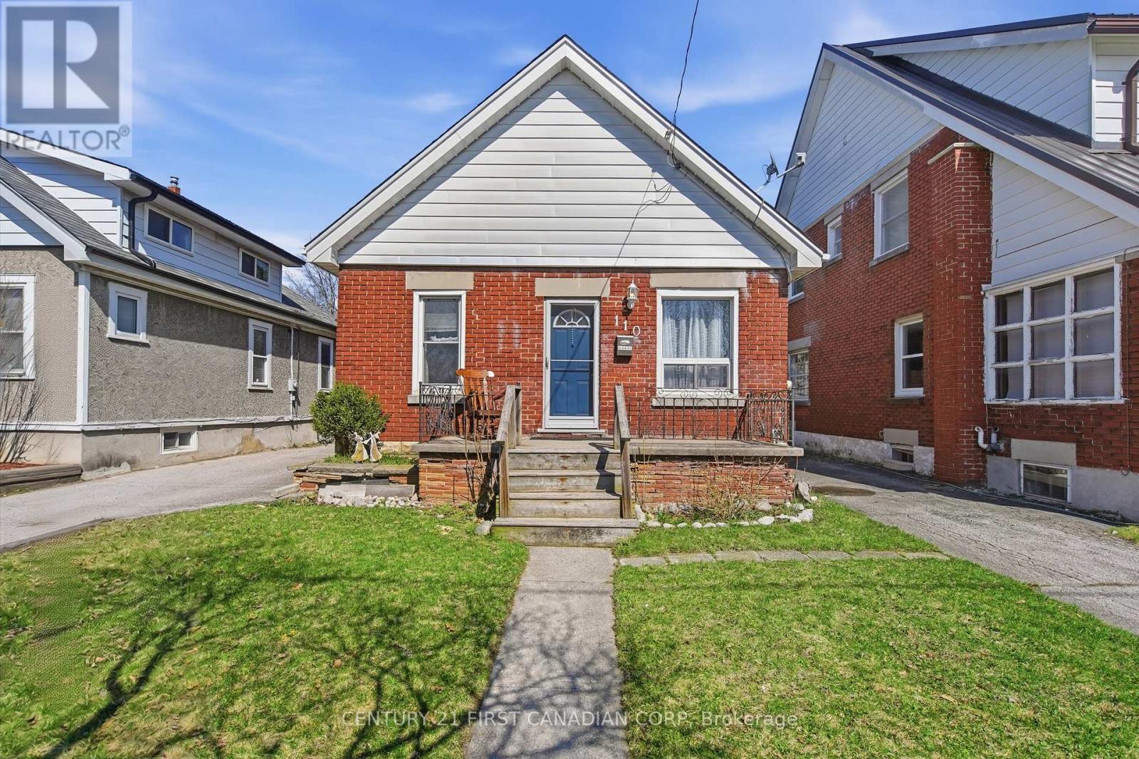 Photo 4 of 18 for 110 St Julien Street