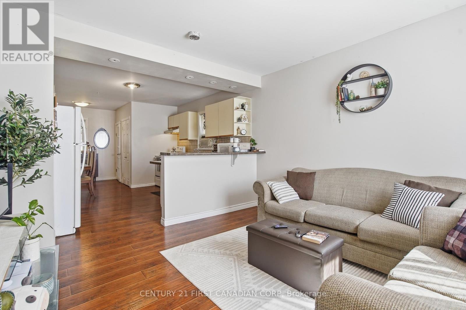 Photo 6 of 18 for 110 St Julien Street