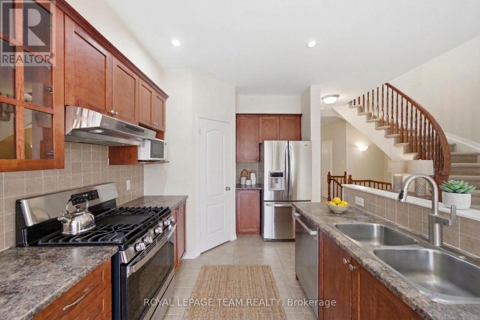 167 Hornchurch Lane, Ottawa, Ontario  K2J 0J9 - Photo 8 - X12916560