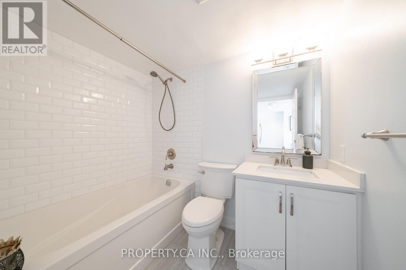 1209 - 10 Yonge Street, Toronto (Waterfront Communities), Ontario  M5E 1R4 - Photo 24 - C12970160