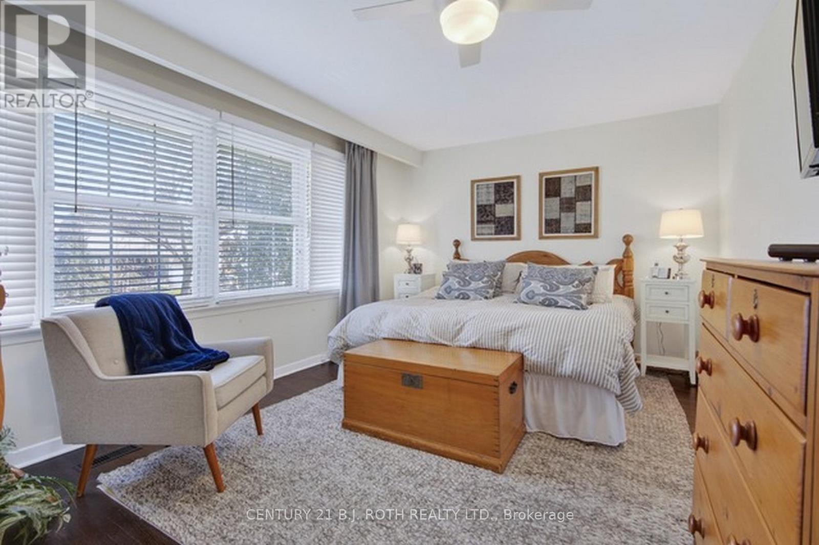 12 Tallforest Crescent, Toronto, Ontario  M9C 2X2 - Photo 12 - W12976390