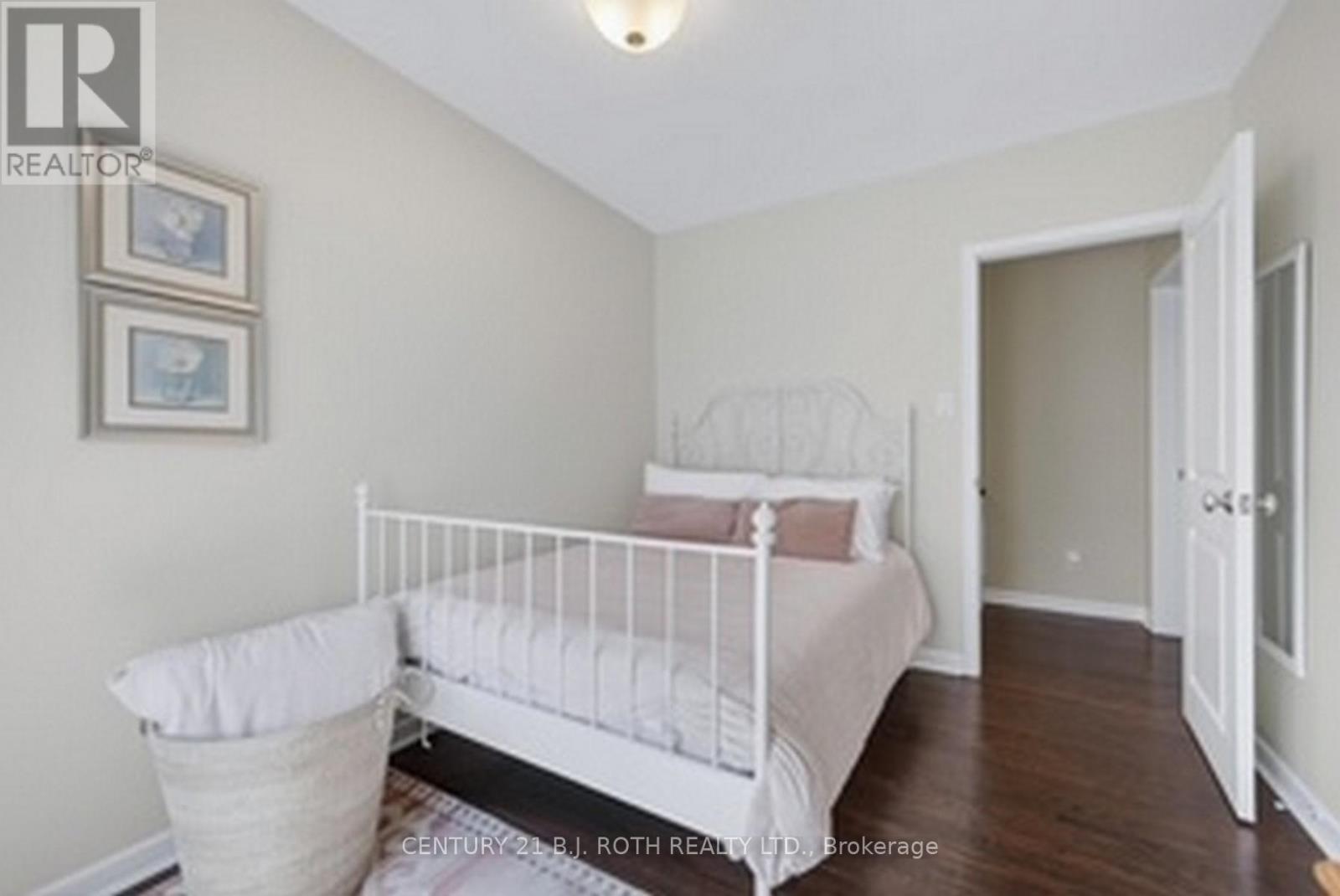 12 Tallforest Crescent, Toronto, Ontario  M9C 2X2 - Photo 16 - W12976390