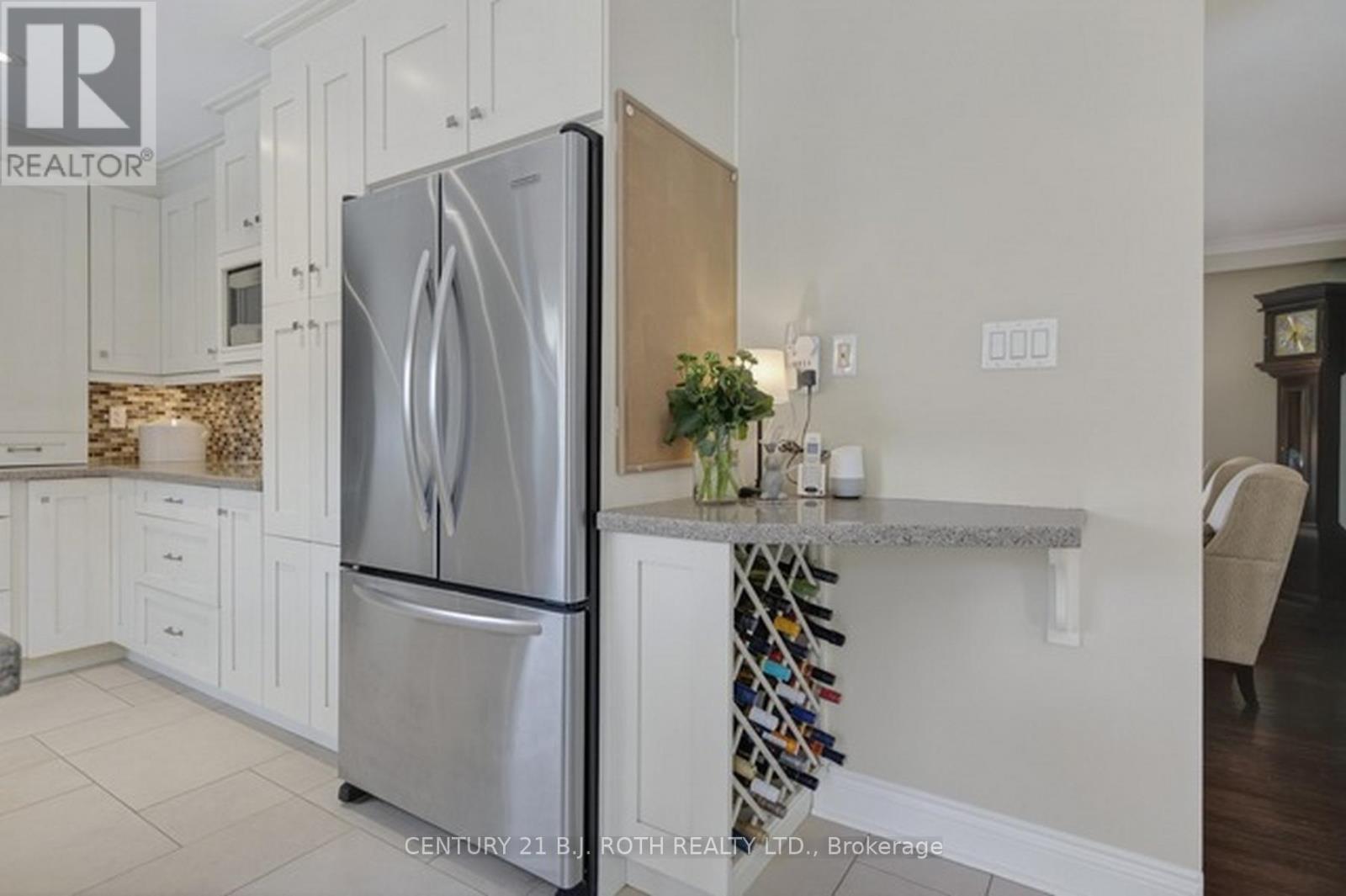 12 Tallforest Crescent, Toronto, Ontario  M9C 2X2 - Photo 7 - W12976390