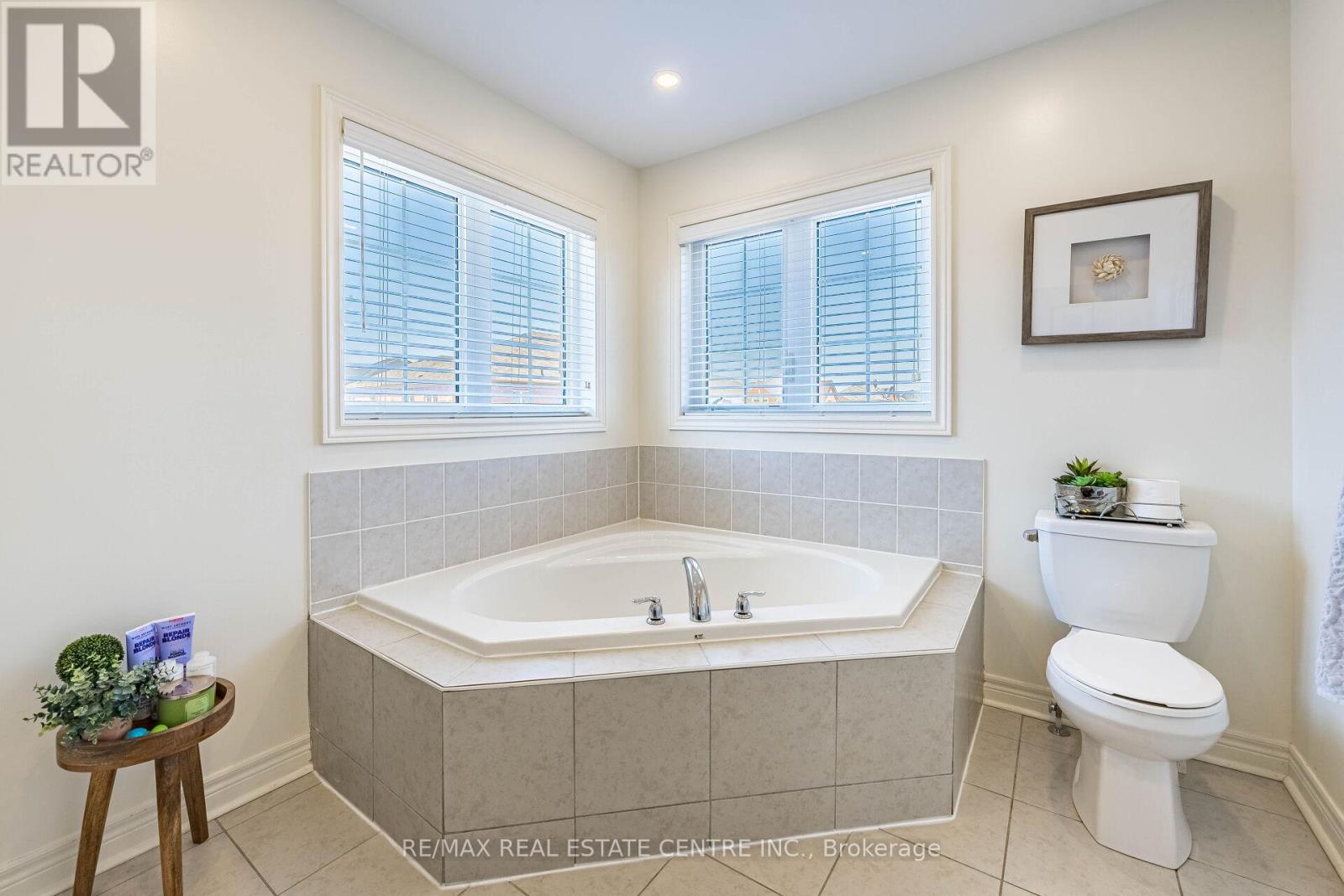 1067 Urell Way, Milton, Ontario  L9T 8V5 - Photo 30 - W12976518