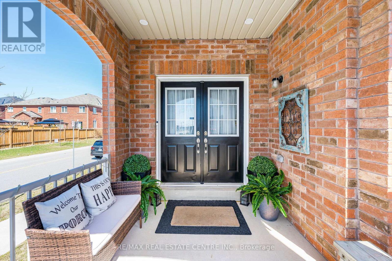 1067 Urell Way, Milton, Ontario  L9T 8V5 - Photo 6 - W12976518