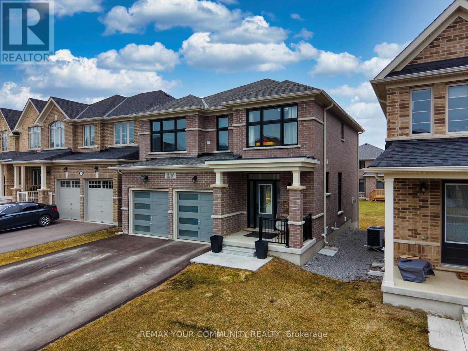 17 Sam Battaglia Crescent, Georgina, Ontario  L0E 1R0 - Photo 2 - N12976540