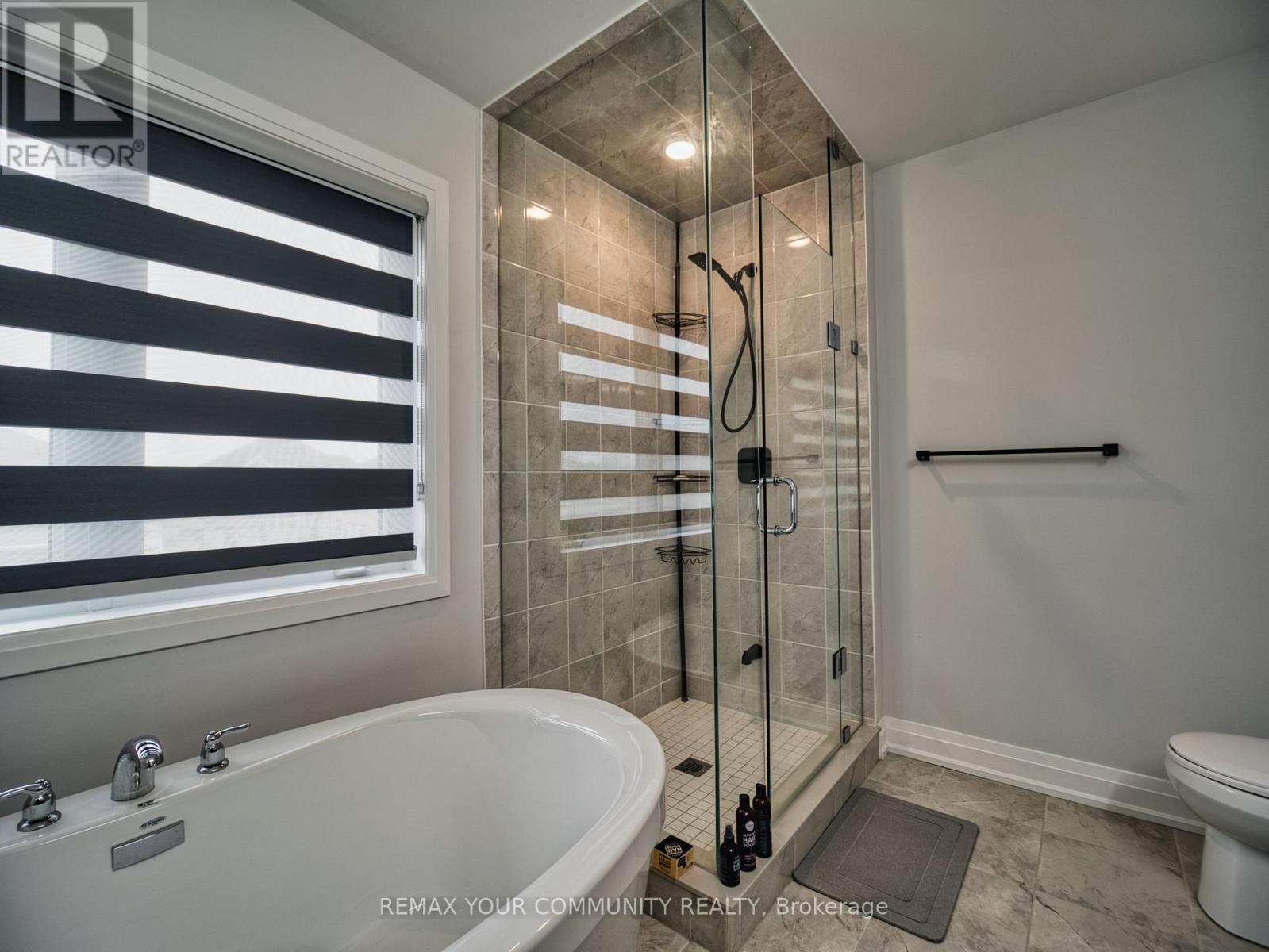 17 Sam Battaglia Crescent, Georgina, Ontario  L0E 1R0 - Photo 23 - N12976540