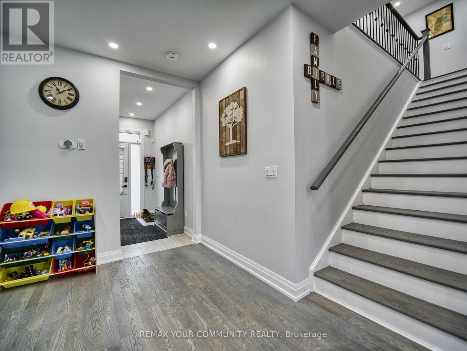 17 Sam Battaglia Crescent, Georgina, Ontario  L0E 1R0 - Photo 9 - N12976540