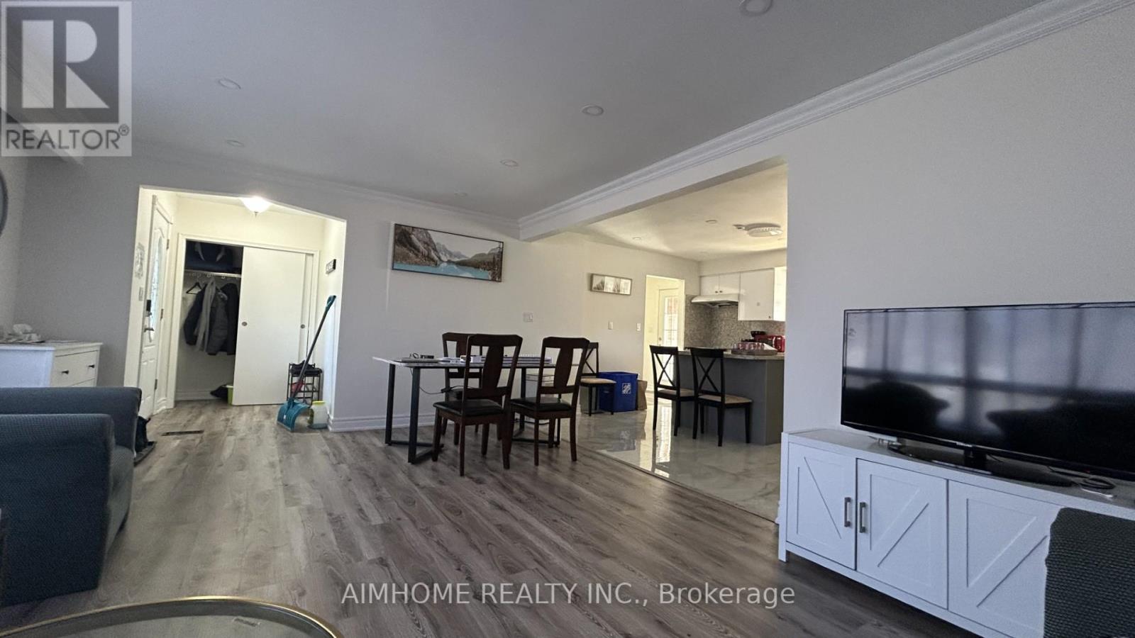 151 Riveredge Drive, Georgina, Ontario  L4P 2P4 - Photo 4 - N12976538