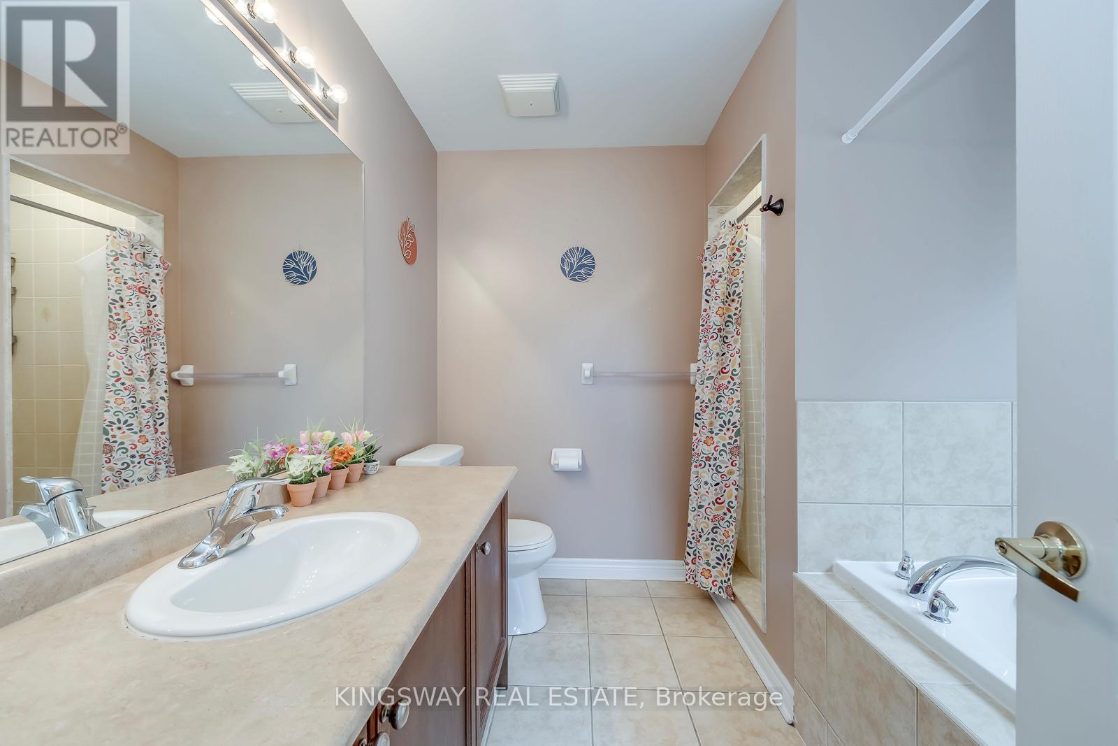 5479 Fudge Terrace, Mississauga, Ontario  L5M 0M9 - Photo 19 - W12976252