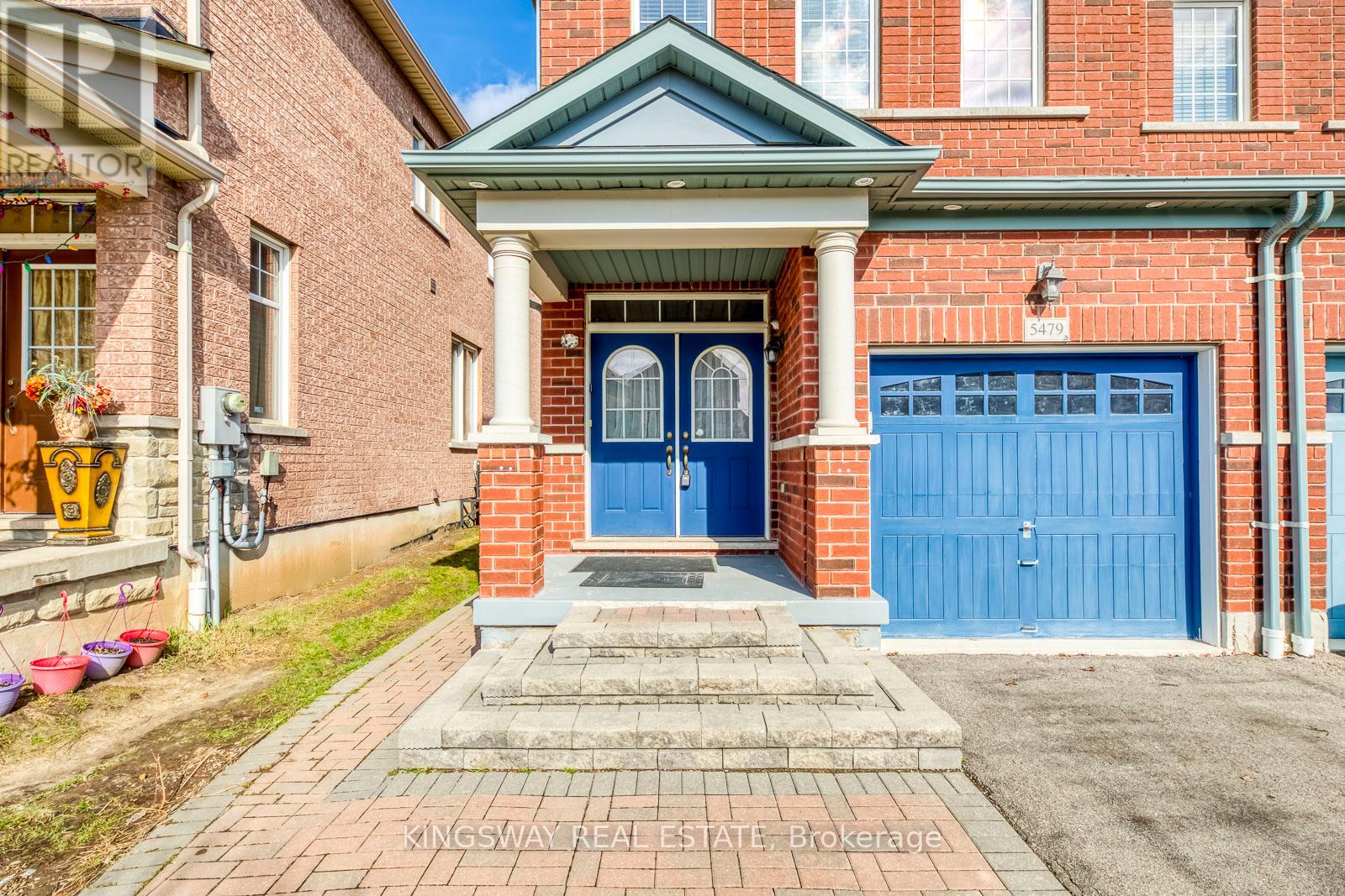 5479 Fudge Terrace, Mississauga, Ontario  L5M 0M9 - Photo 2 - W12976252