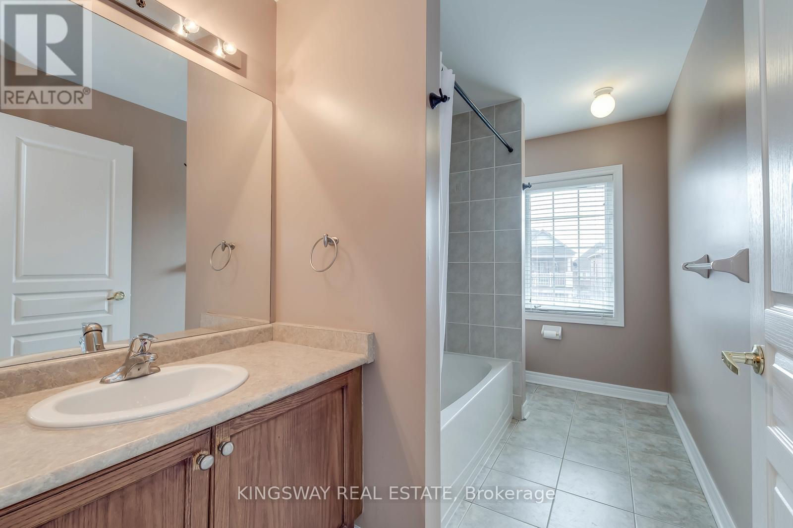 5479 Fudge Terrace, Mississauga, Ontario  L5M 0M9 - Photo 23 - W12976252