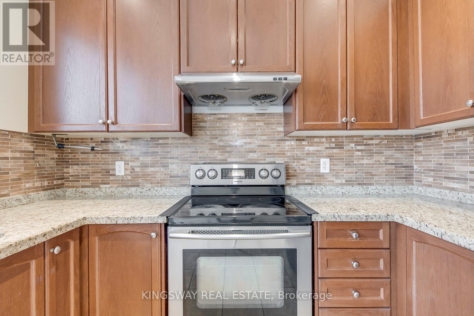 5479 Fudge Terrace, Mississauga, Ontario  L5M 0M9 - Photo 9 - W12976252