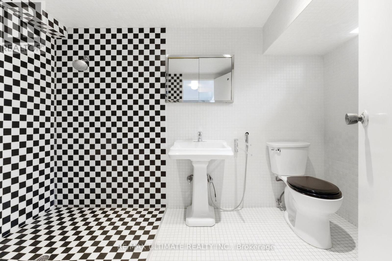 222 Chaplin Crescent, Toronto, Ontario  M5P 1B4 - Photo 27 - C12976256