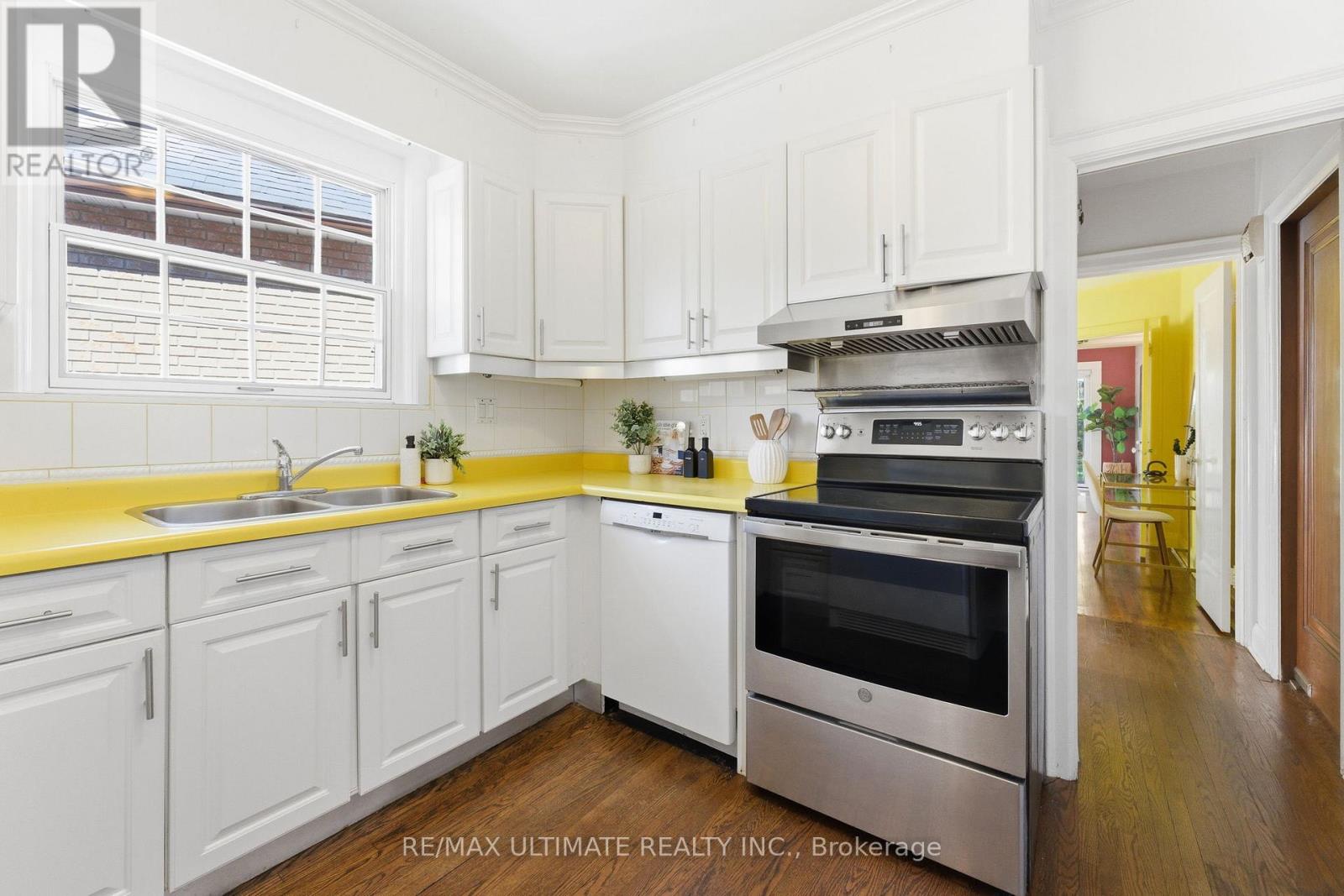 222 Chaplin Crescent, Toronto, Ontario  M5P 1B4 - Photo 15 - C12976256