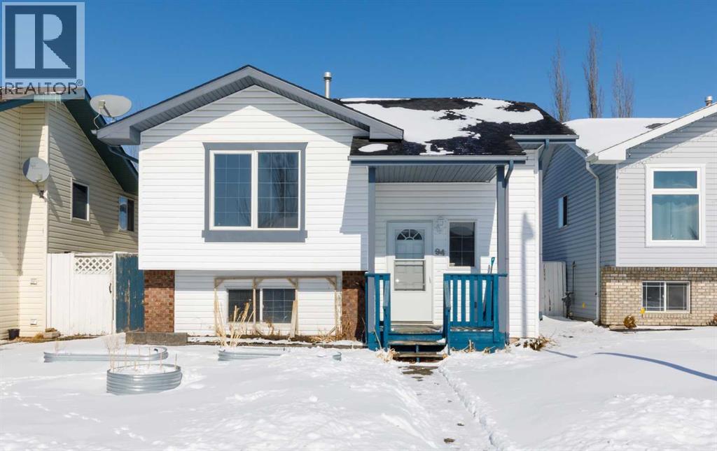 94 Drummond, Red Deer, Alberta  T4R 3E2 - Photo 2 - A2294562