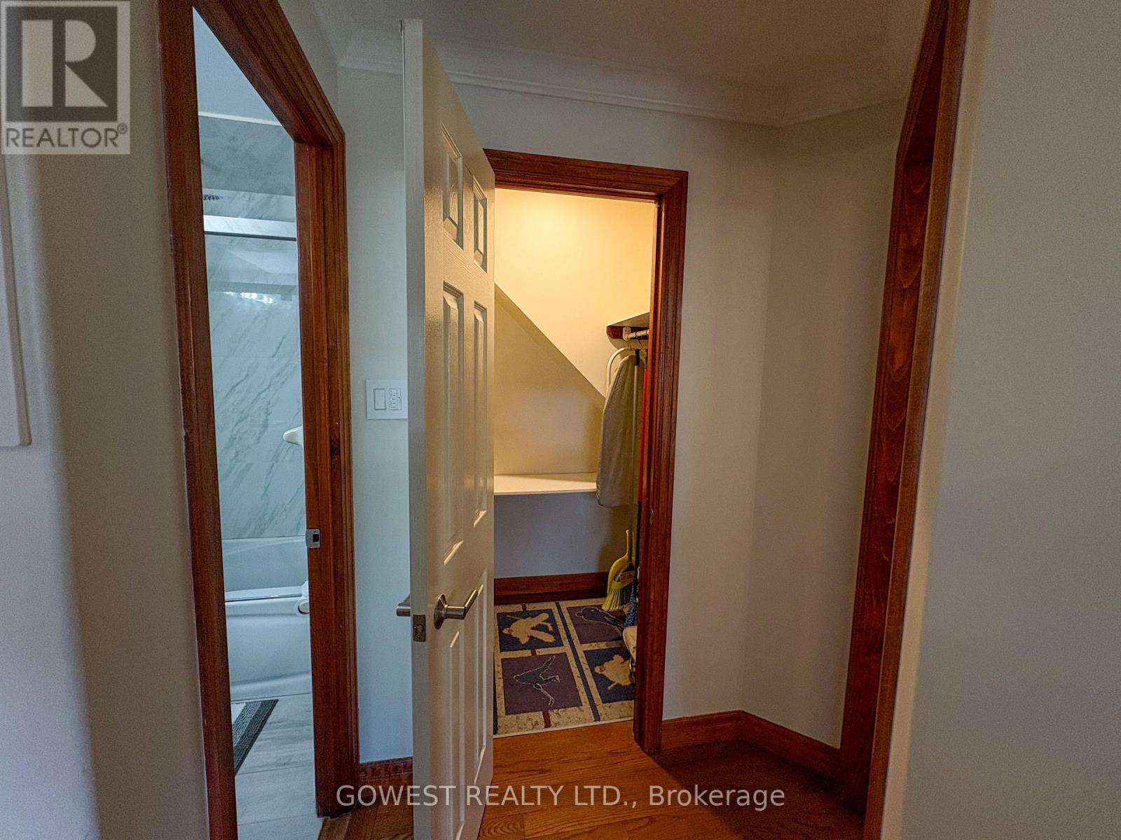 4 - 20 Glen Gordon Road, Toronto, Ontario  M6P 1B8 - Photo 14 - W12934408