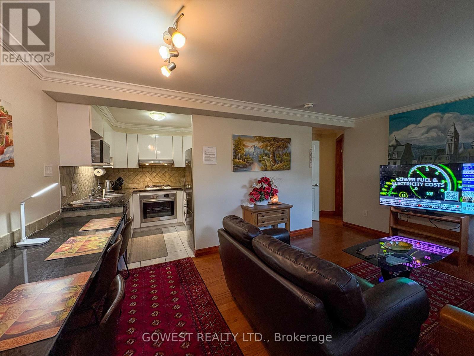 4 - 20 Glen Gordon Road, Toronto, Ontario  M6P 1B8 - Photo 5 - W12934408