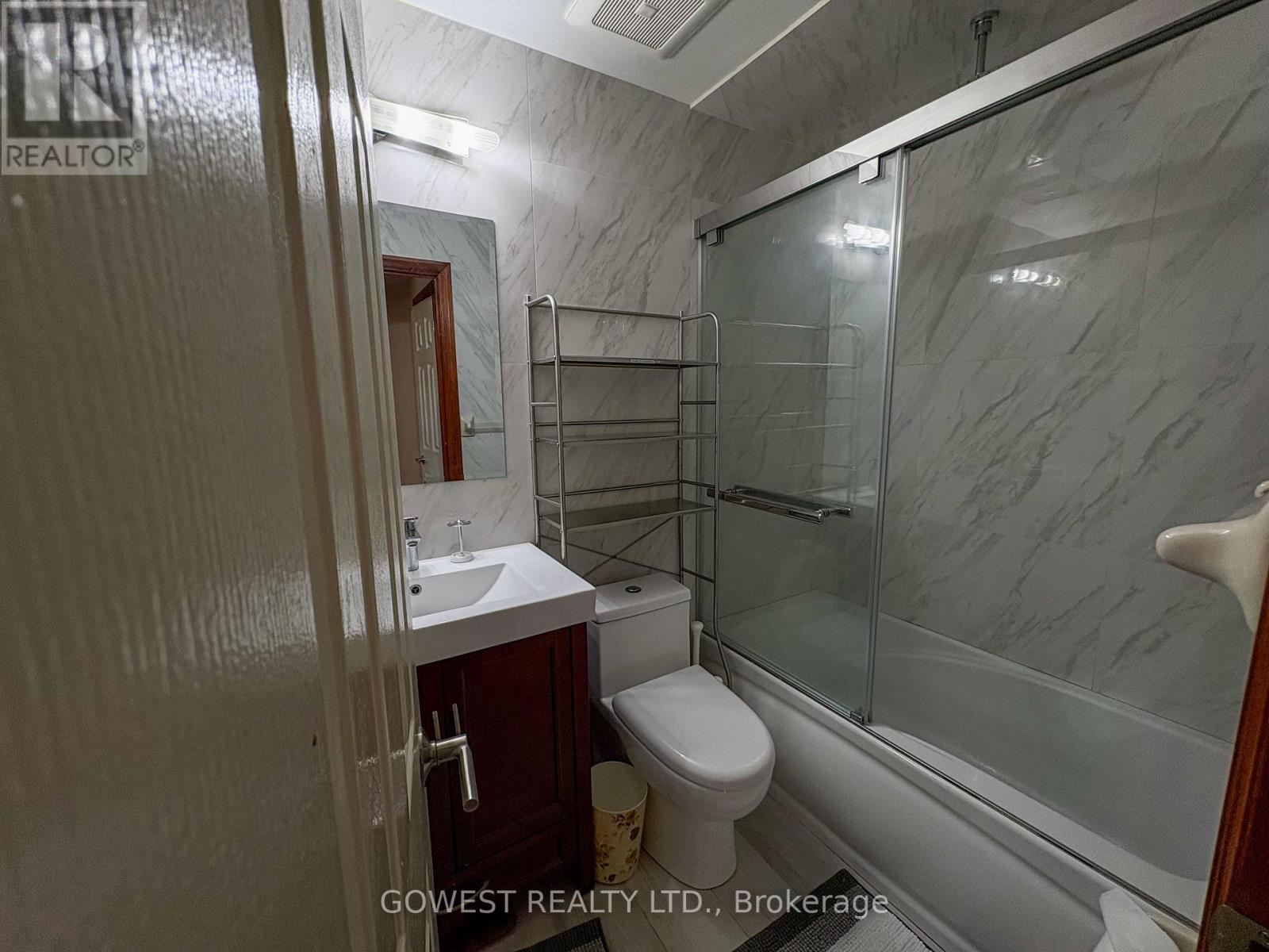 4 - 20 Glen Gordon Road, Toronto, Ontario  M6P 1B8 - Photo 17 - W12934408