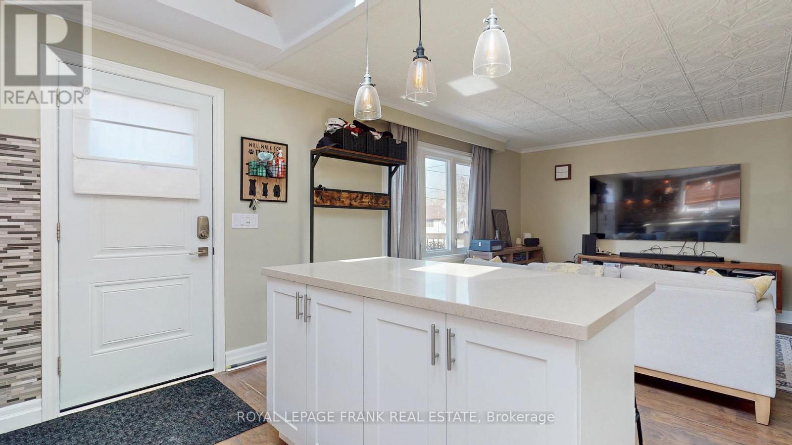 229 Hibbert Avenue, Oshawa (Vanier), Ontario  L1J 1V4 - Photo 10 - E12976692