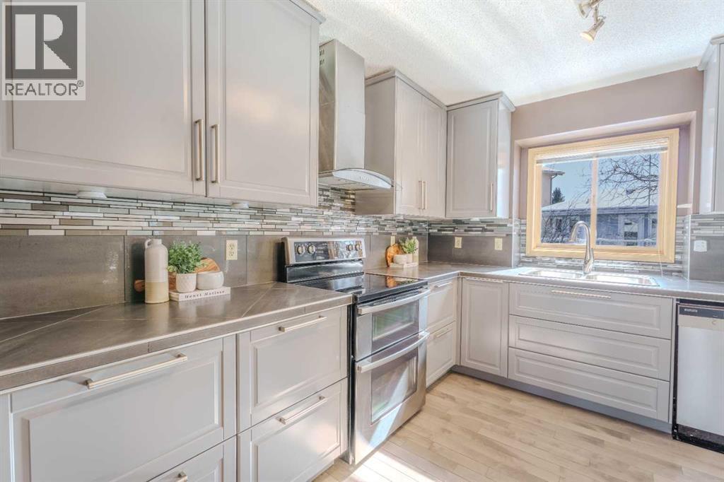 135 Canterbury Court Sw, Calgary, Alberta  T2W 6C1 - Photo 10 - A2293644