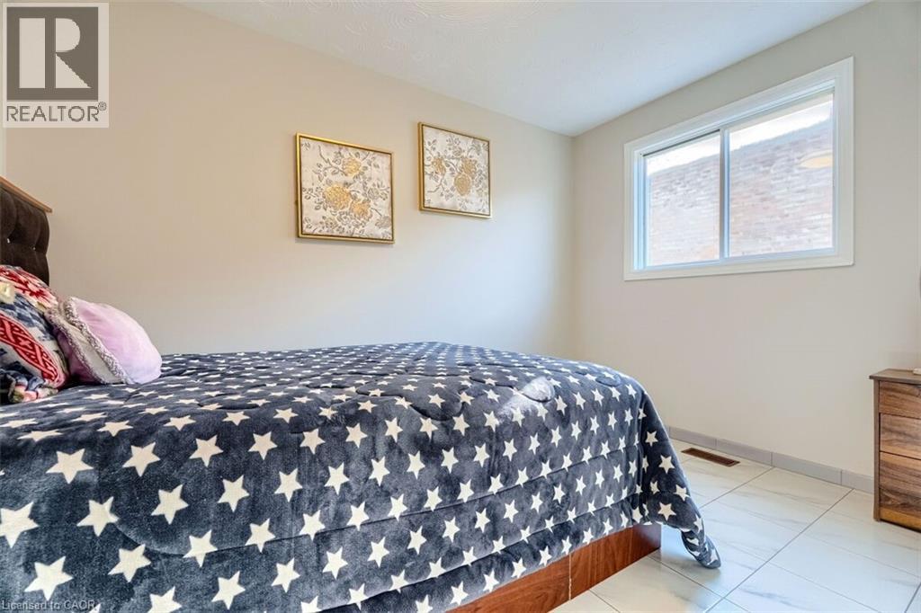 16 Vogue Court, Stoney Creek, Ontario  L8E 4T3 - Photo 17 - 40814384