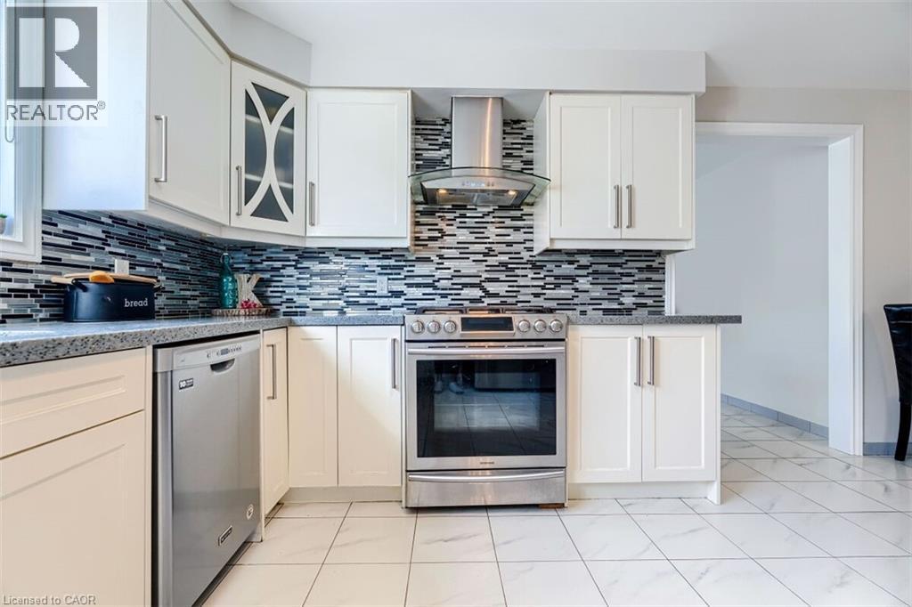 16 Vogue Court, Stoney Creek, Ontario  L8E 4T3 - Photo 9 - 40814384