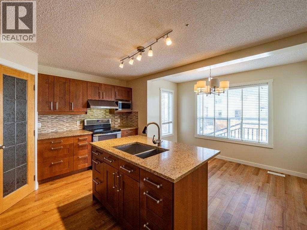101 Westpoint Gardens, Calgary, Alberta  T3H 4M4 - Photo 7 - A2299192