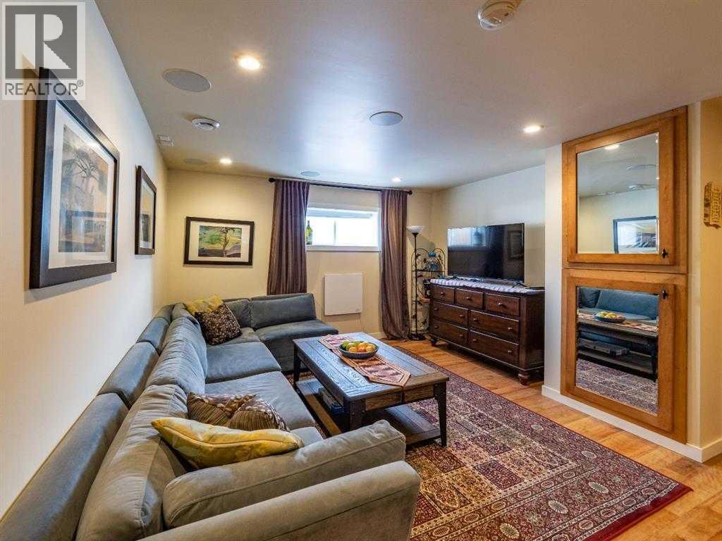 101 Westpoint Gardens, Calgary, Alberta  T3H 4M4 - Photo 24 - A2299192