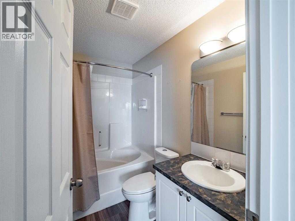 101 Westpoint Gardens, Calgary, Alberta  T3H 4M4 - Photo 17 - A2299192