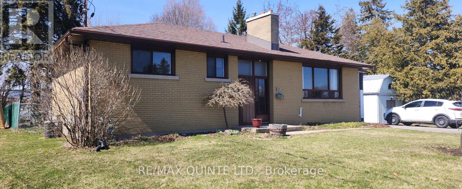 12 Wedgewood Road, Loyalist, Ontario  K7N 1C9 - Photo 4 - X12976736