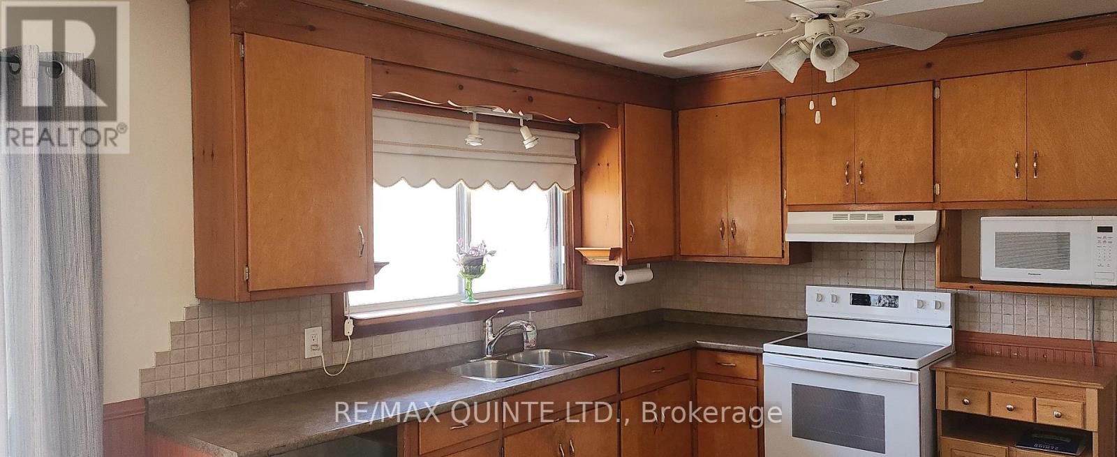 12 Wedgewood Road, Loyalist, Ontario  K7N 1C9 - Photo 8 - X12976736