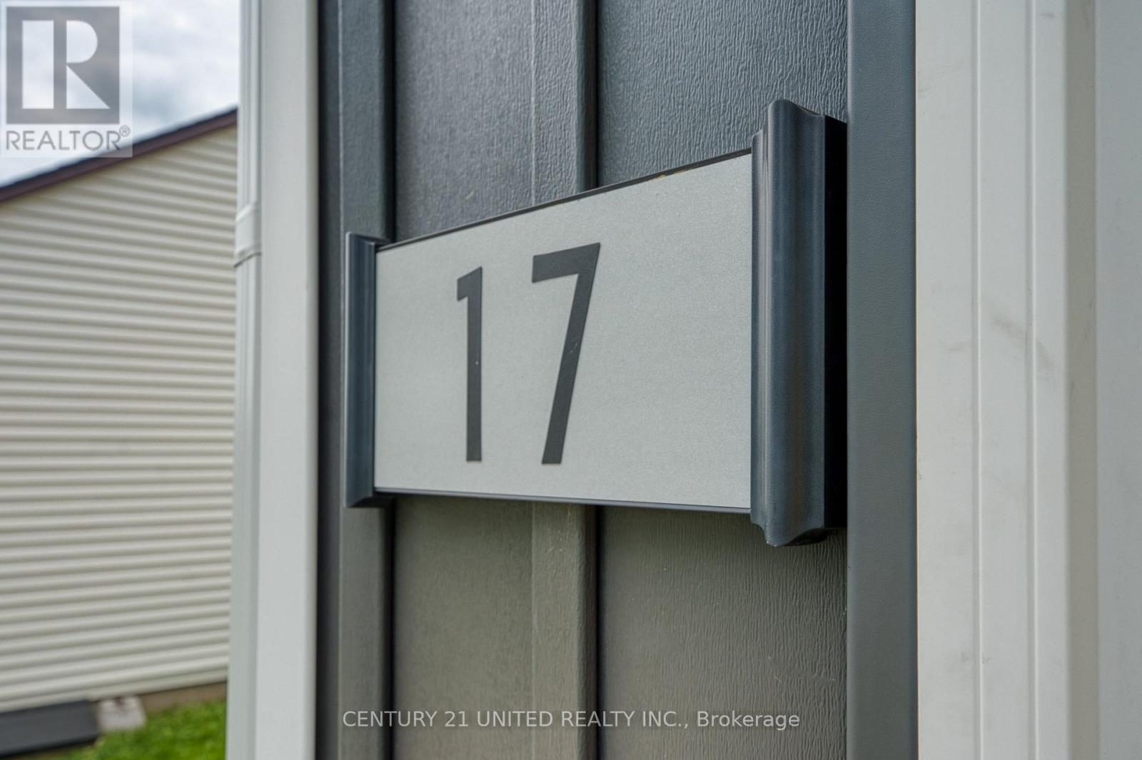 2 - 17 Kirk Street, St. Catharines, Ontario  L2S 1B8 - Photo 2 - X12976746