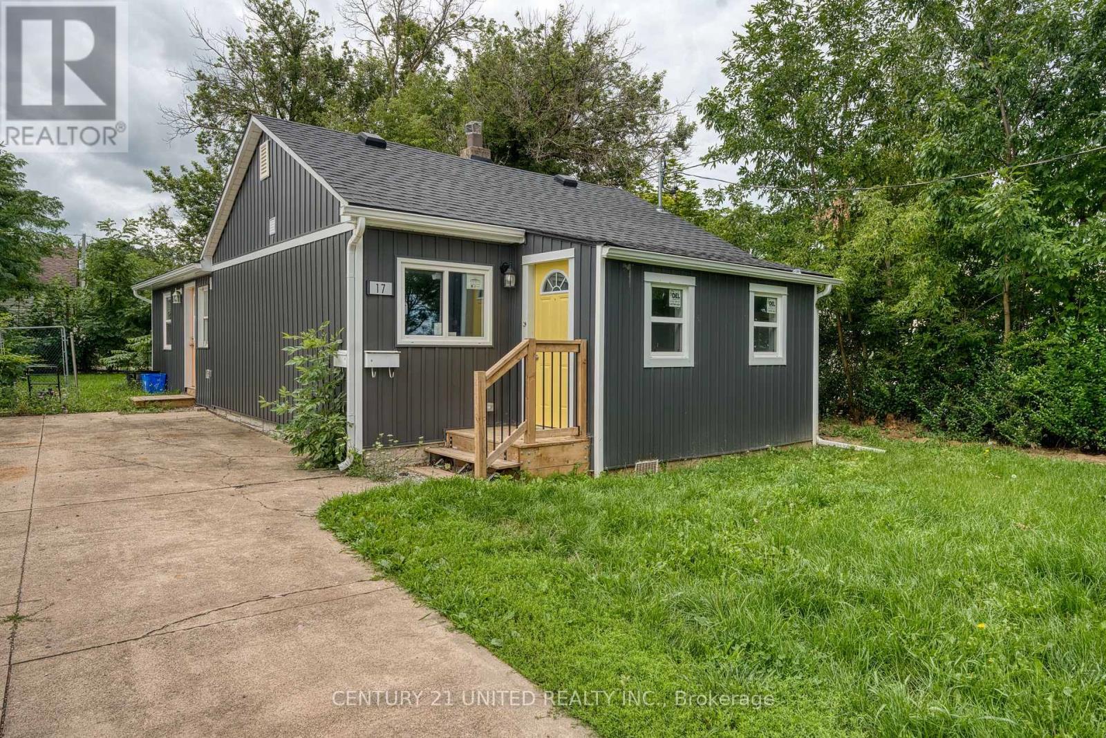 2 - 17 Kirk Street, St. Catharines, Ontario  L2S 1B8 - Photo 3 - X12976746