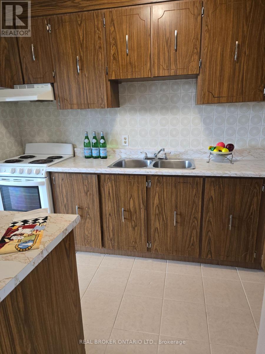 Apt #302 - 97 Nonquon Road, Oshawa, Ontario  L1G 3R8 - Photo 9 - E12975400