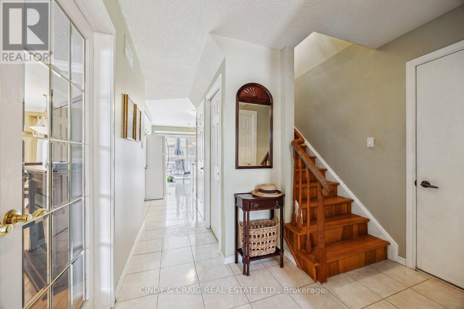 840 Charisma Crescent, Oshawa, Ontario  L1J 7S8 - Photo 2 - E12975254