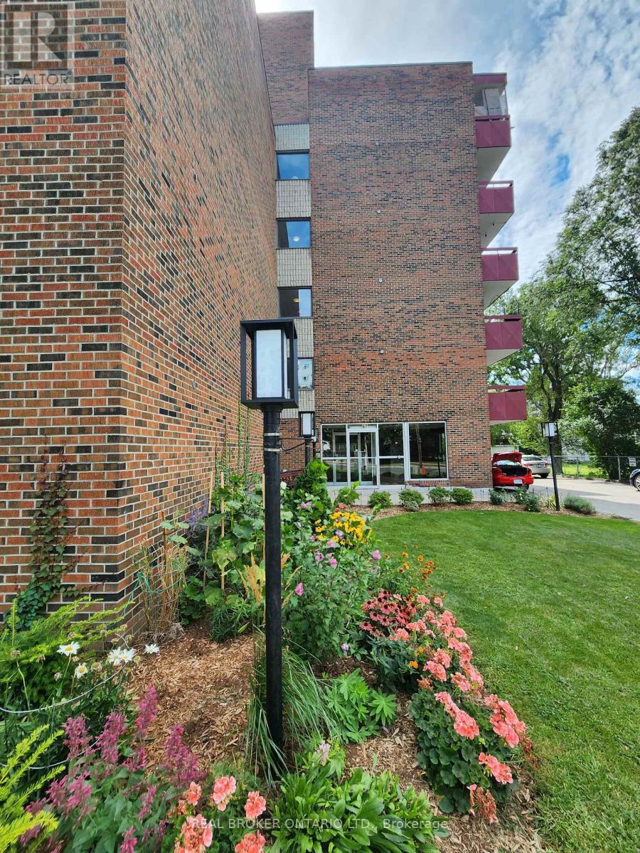 Apt #302 - 97 Nonquon Road, Oshawa, Ontario  L1G 3R8 - Photo 11 - E12975400