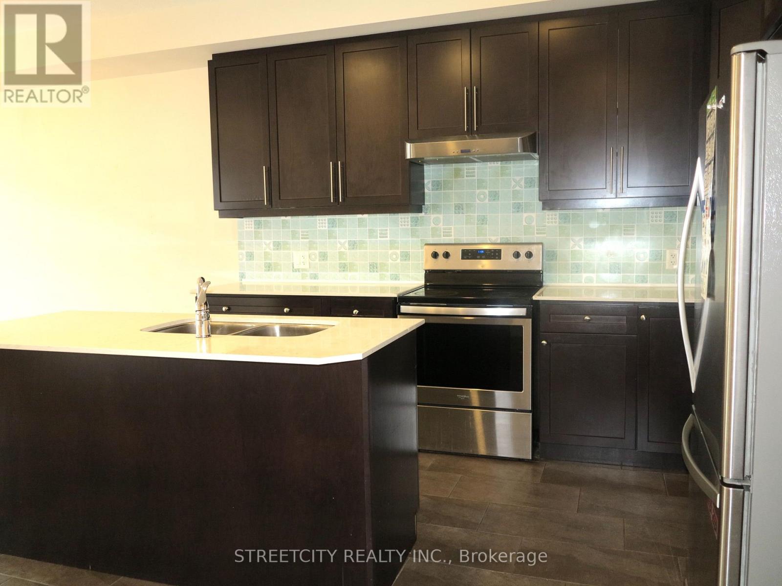 37 - 1960 Dalmagarry Road, London North, Ontario  N6G 0T8 - Photo 9 - X12976660