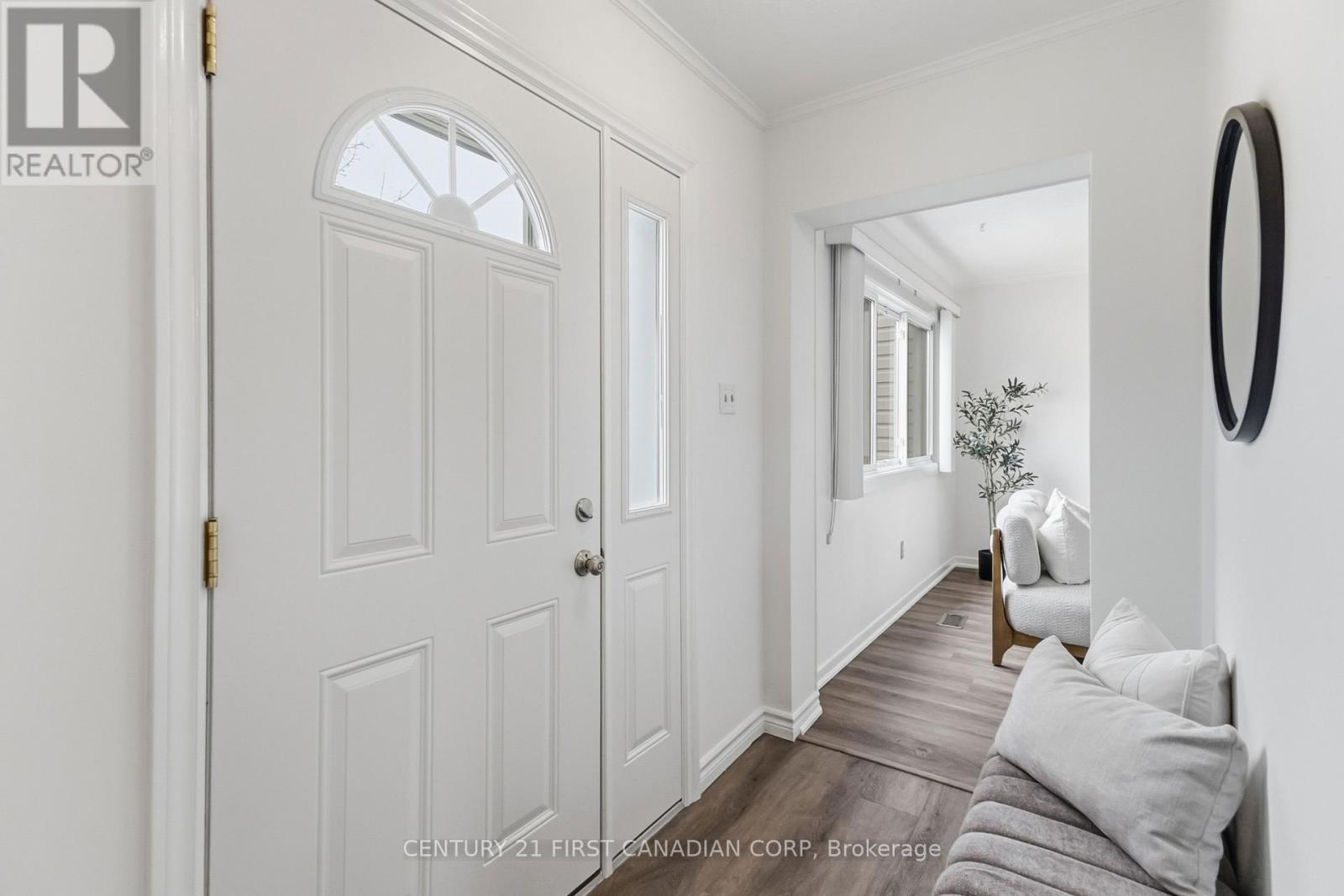 731 Wilkins Street, London South (South R), Ontario  N6C 4Z9 - Photo 6 - X12976716