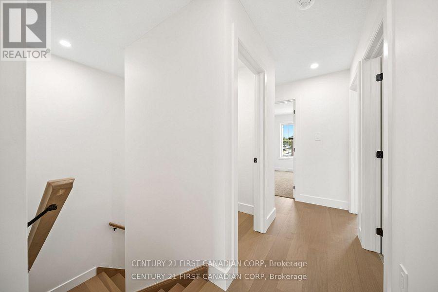 147-23(30) Scotts Drive, Lucan Biddulph, Ontario  N0M 2J0 - Photo 21 - X12976766