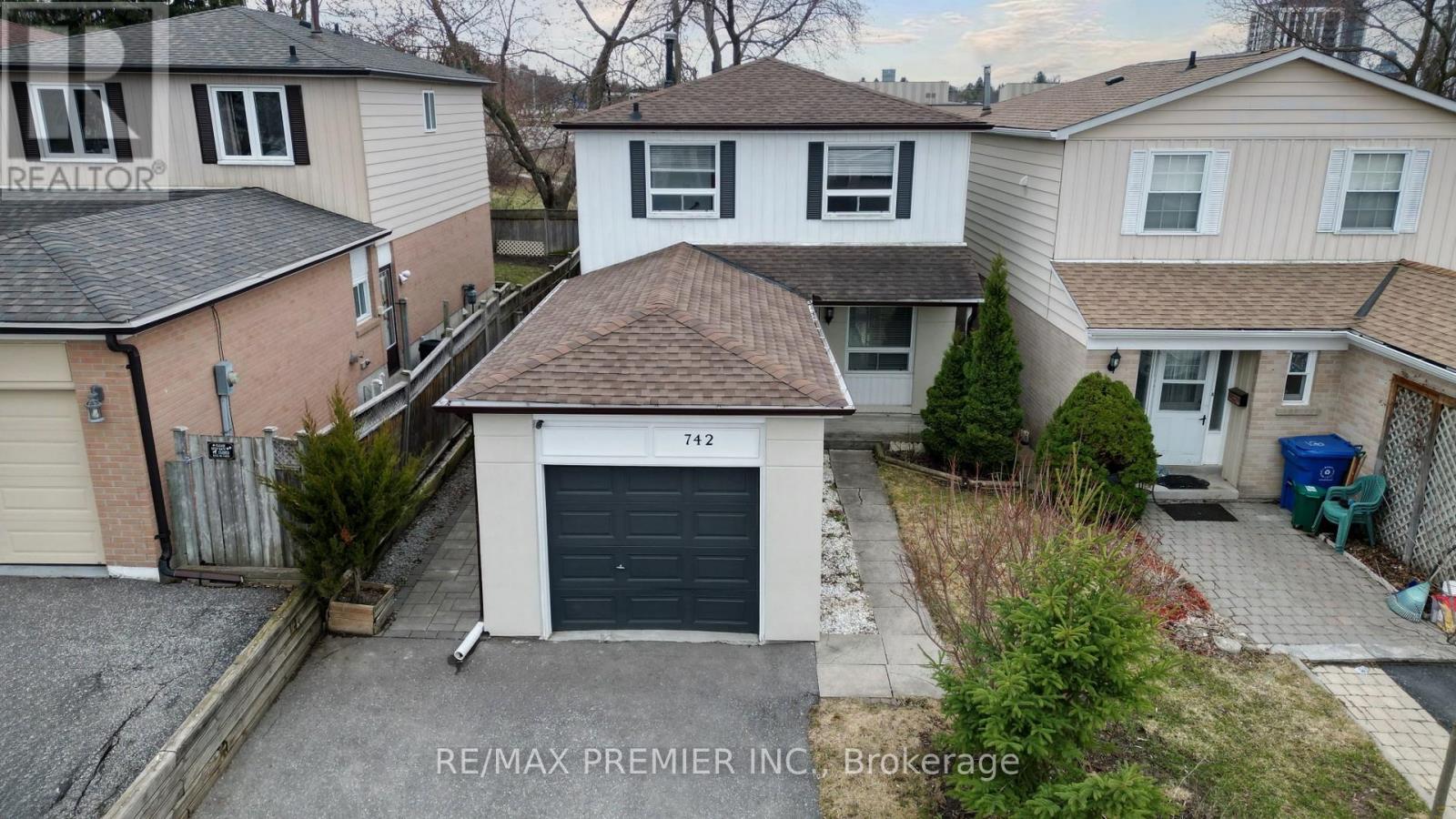 742 Beman Drive, Newmarket, Ontario  L3Y 4Z2 - Photo 45 - N12926114