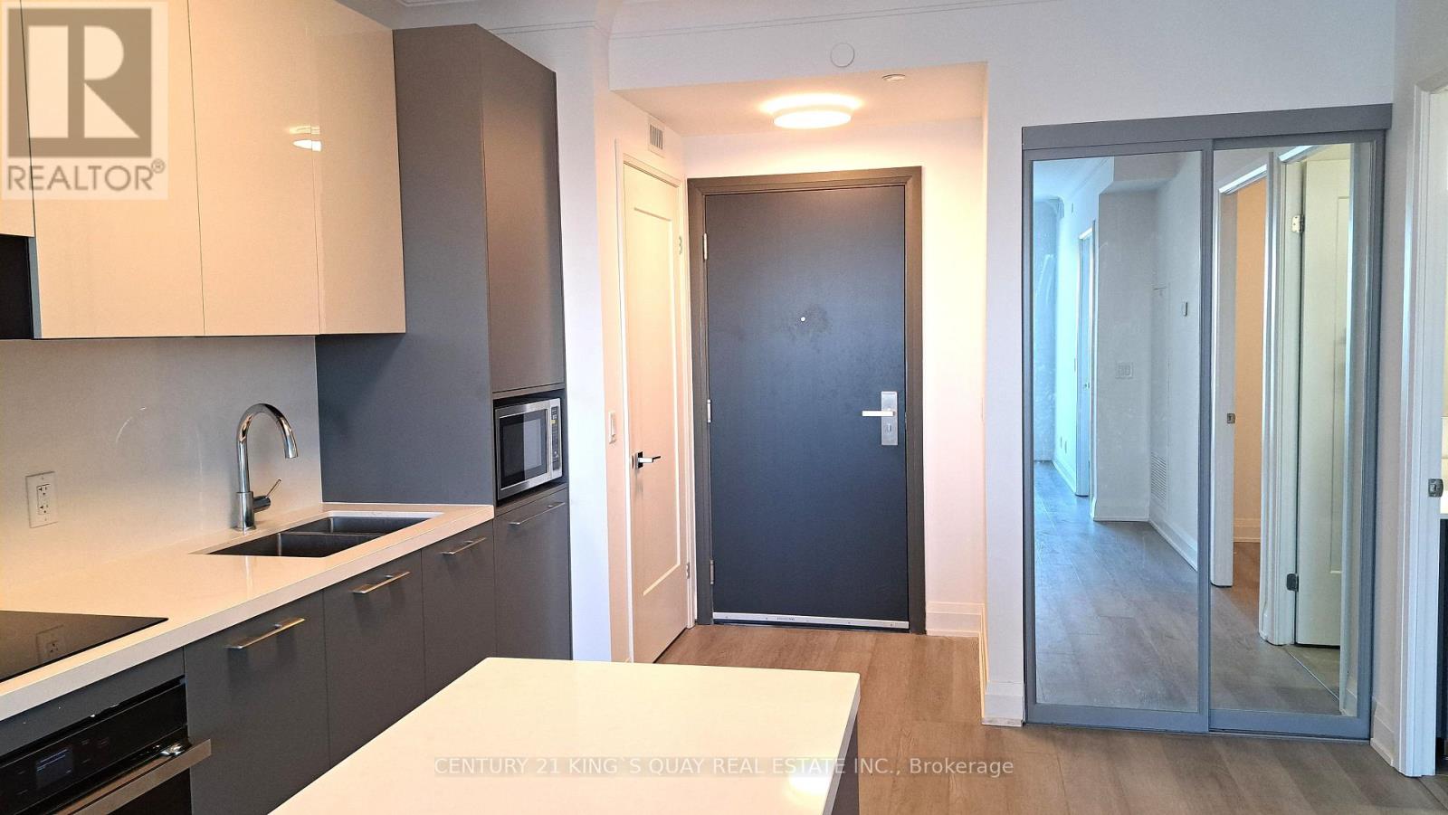 3909 - 8 Water Walk Drive, Markham, Ontario  L3R 6L4 - Photo 13 - N12975340