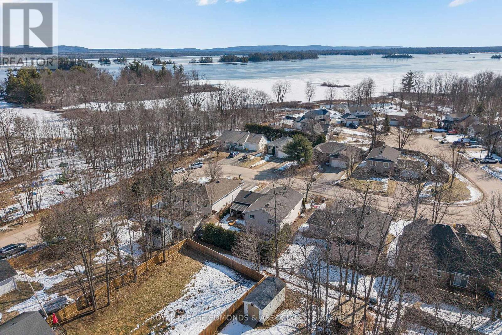 34 Bayshore Drive, Petawawa, Ontario  K8H 3R7 - Photo 2 - X12976596