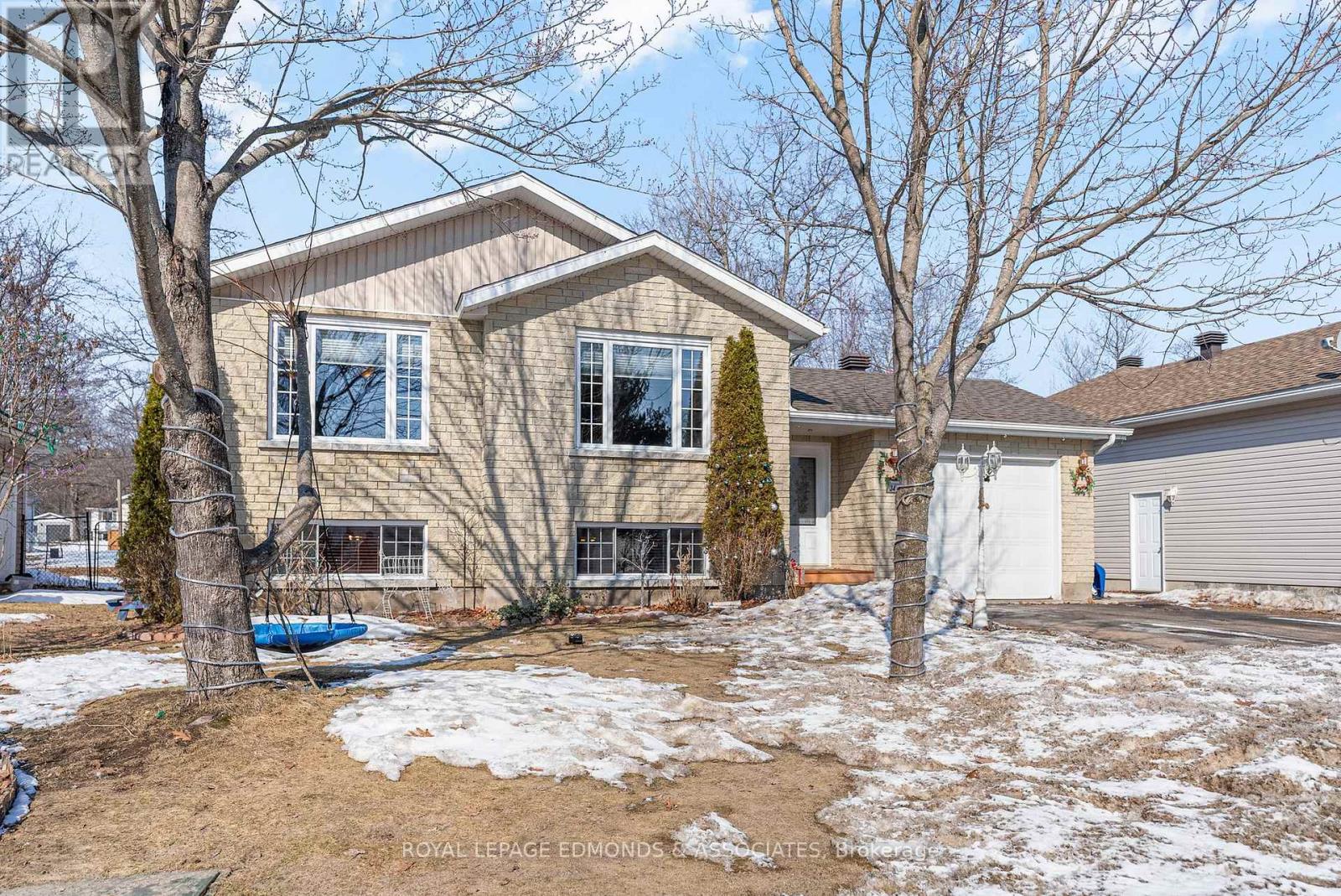 34 Bayshore Drive, Petawawa, Ontario  K8H 3R7 - Photo 5 - X12976596