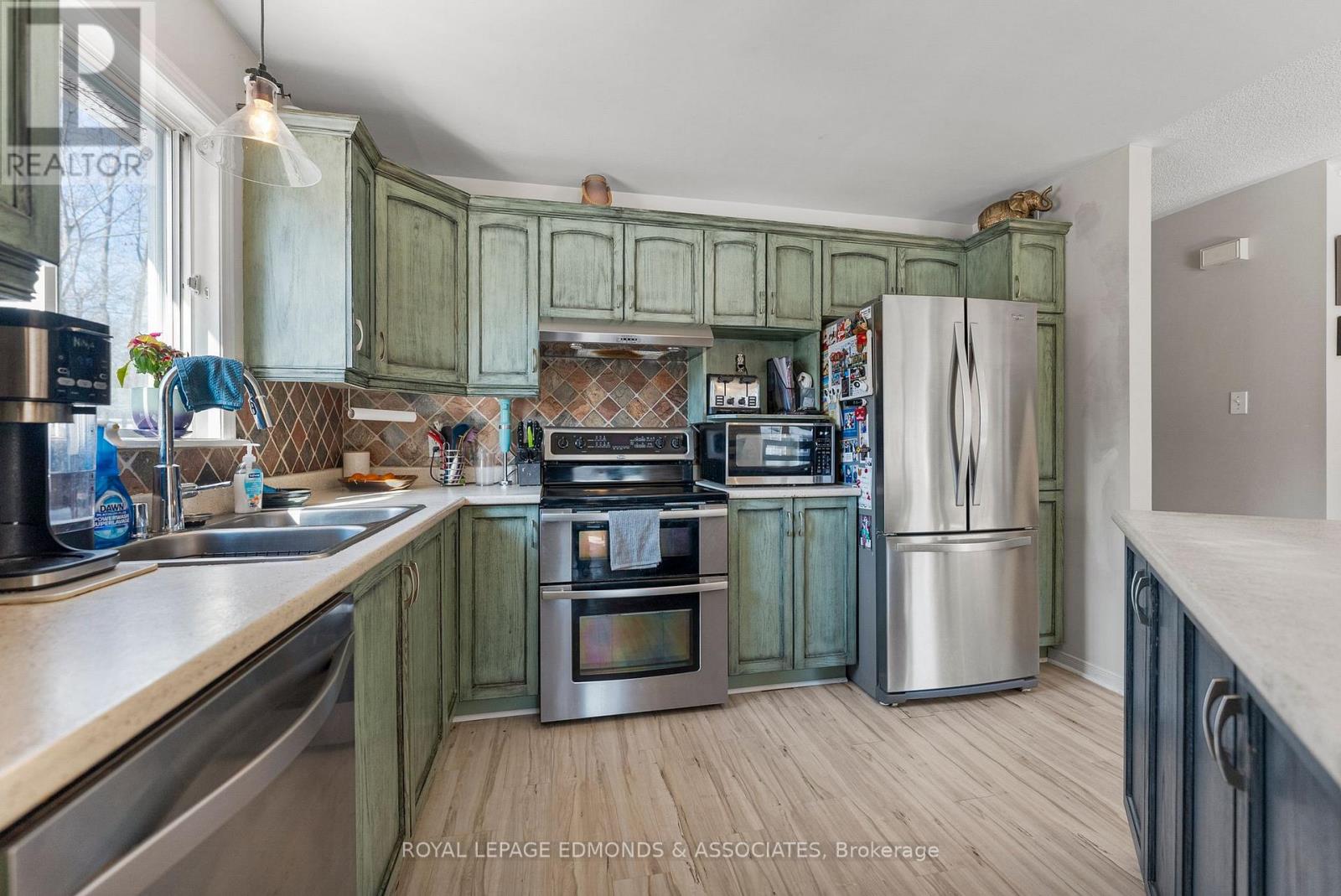 34 Bayshore Drive, Petawawa, Ontario  K8H 3R7 - Photo 6 - X12976596