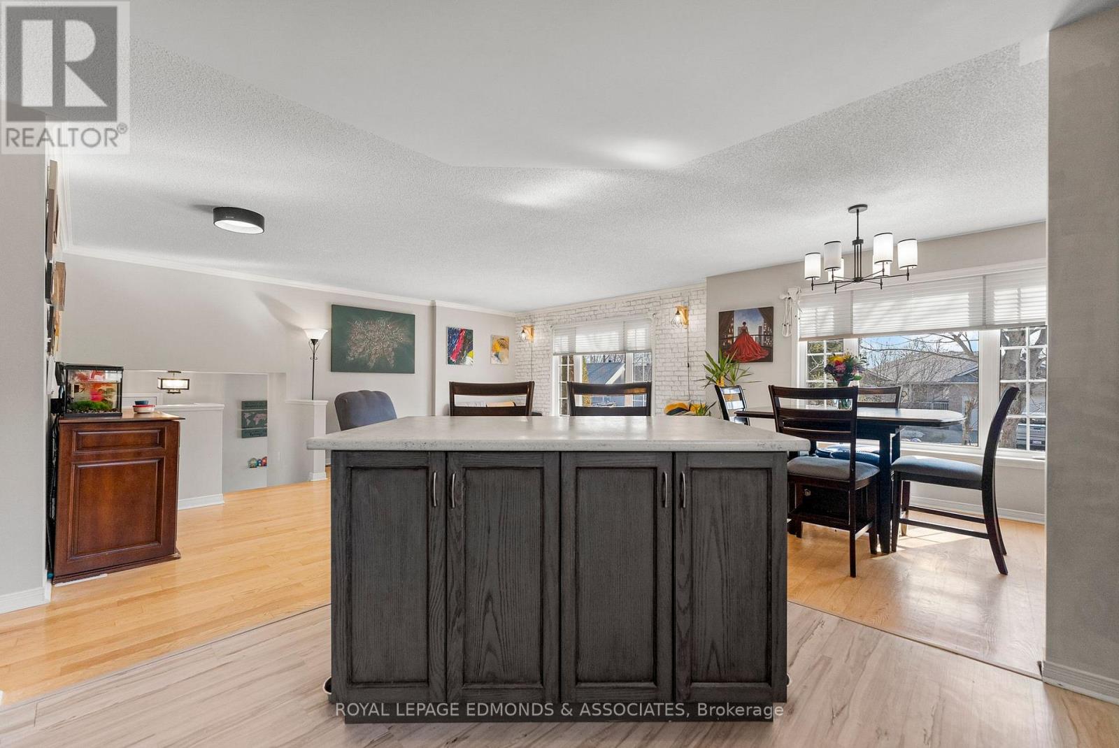 34 Bayshore Drive, Petawawa, Ontario  K8H 3R7 - Photo 9 - X12976596