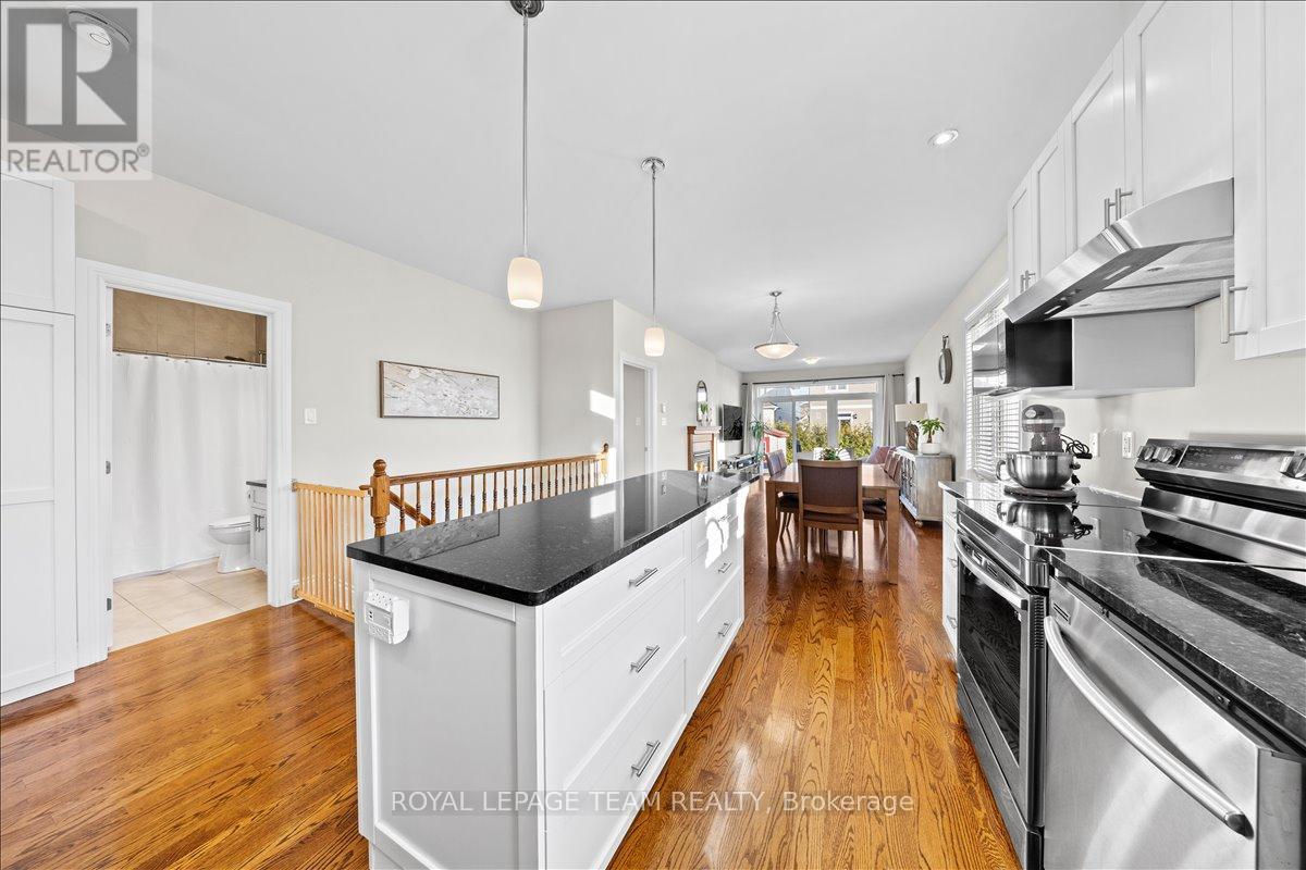 53 Desmond Trudeau Drive, Arnprior, Ontario  K7S 3G9 - Photo 12 - X12976640