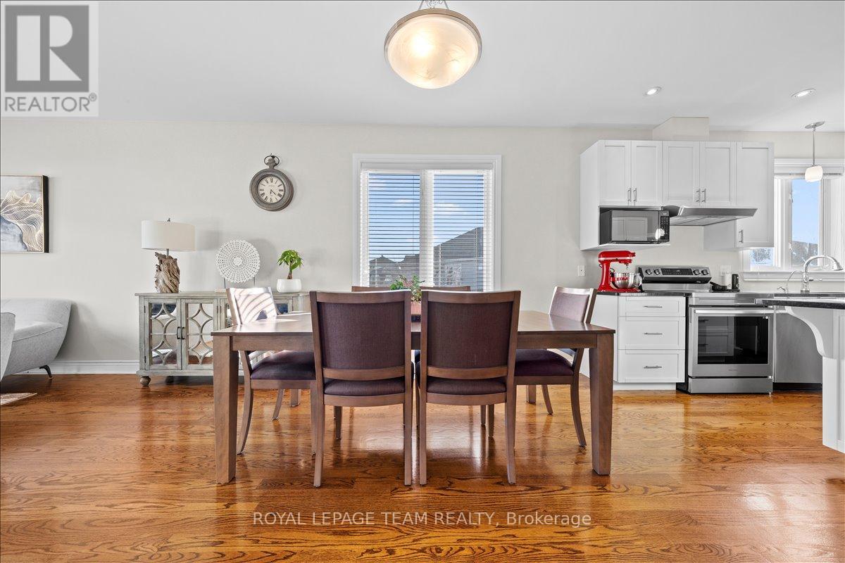 53 Desmond Trudeau Drive, Arnprior, Ontario  K7S 3G9 - Photo 14 - X12976640