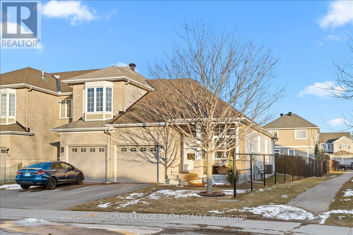 53 Desmond Trudeau Drive, Arnprior, Ontario  K7S 3G9 - Photo 2 - X12976640