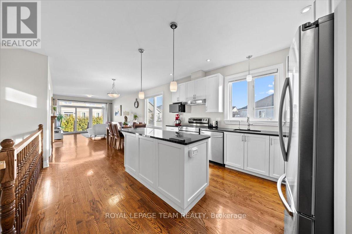 53 Desmond Trudeau Drive, Arnprior, Ontario  K7S 3G9 - Photo 5 - X12976640